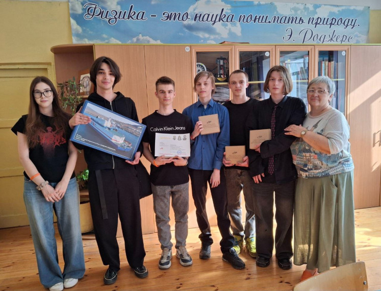 Поздравляем победителя XII игр «Атомные знатоки» - команду «Нуклоны».